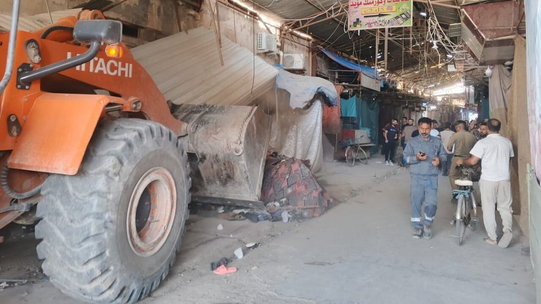 صور: شفل البلدية يقتحم سوق أبو الخصيب.. حملة كبرى لرفع التجاوزات وتنظيم المحال