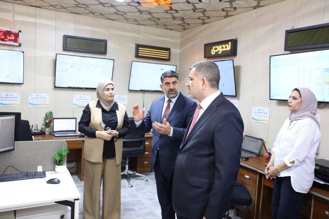 زيارة مفاجئة لوزير النقل إلى النقل البري وتوجيهات عاجلة للموظفين