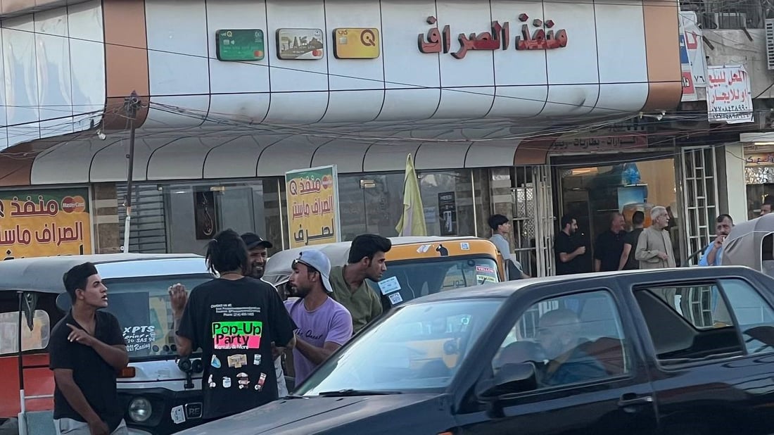 دولار بغداد ينخفض بشكل طفيف مساء الأحد.. “طلب قليل” منع ارتفاعه رغم التوترات