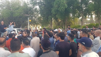 كاتم إجباري للمولدات؟ احتجاج كبير وتهديد بإضراب ومحافظ الكوت يتوعد (صور)