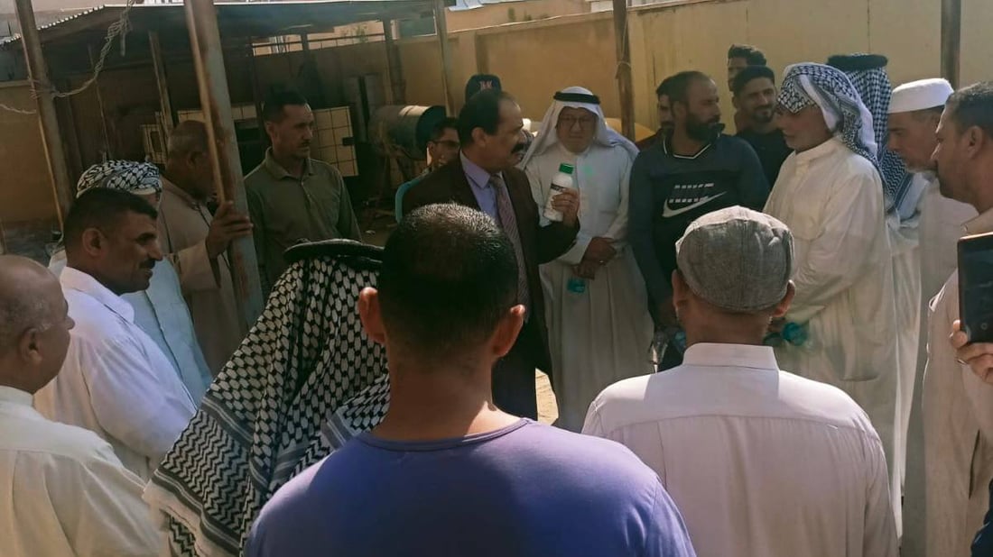 صور: البصرة تكافح “عنكبوت الغبار” في بساتين النخيل.. الفلاحون تسلموا المبيدات