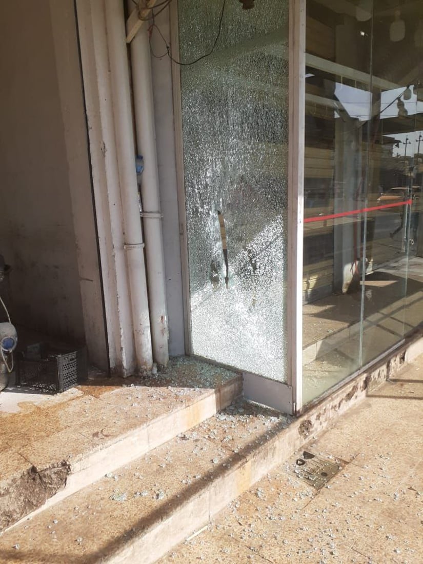 بەهۆی ئەوەی سەمون بەقەرز نافرۆشێت تەقە لە سەمونخانەیەک کرا