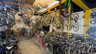 Bicycle sales stall in Erbil as infrastructure and salary crisis take toll