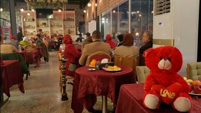 فيديو: فالنتاين الرمادي انتقل للموصل.. 10 سهرات للعرسان والمخطوبين طغت على الليلة