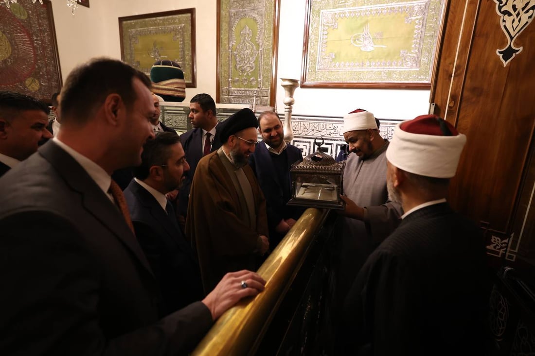 صور من زيارة عمار الحكيم لمسجدي الإمام الحسين والسيدة زينب في القاهرة