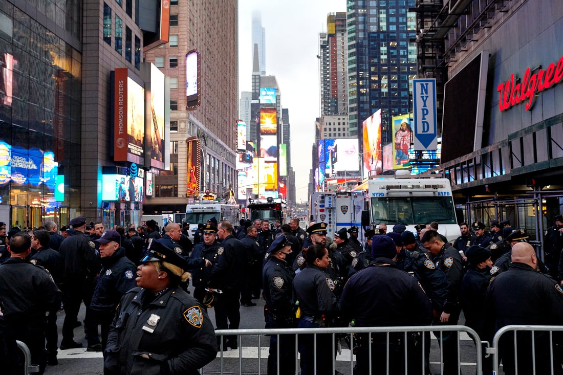 لە تایم سكوێر تەقە كرا و سێ كەس بریندارن