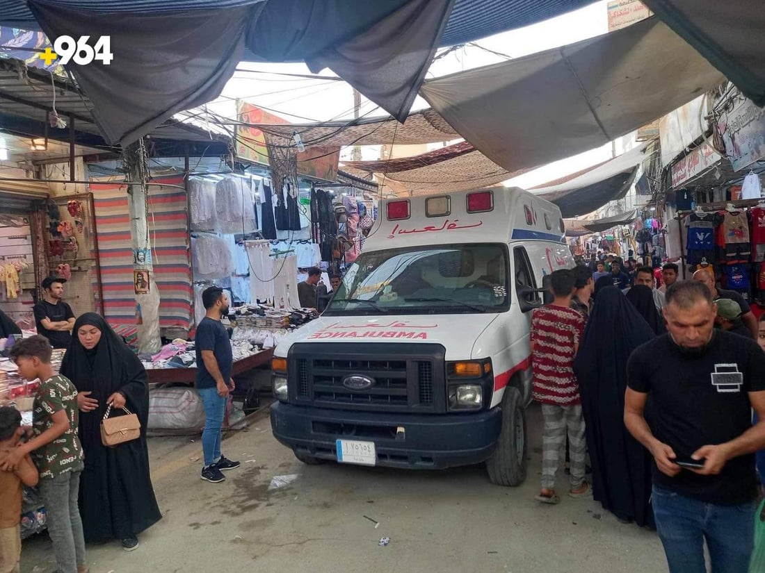 صور: جاء بالشفل وعاد بالإسعاف.. اعتداء على موظف بلدية أثناء إزالته بسطات الديوانية