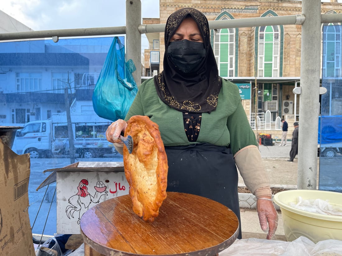 صور: خبز السليمانية المقلي يخيب آمال السيدة “شپول”.. تجدونه قرب حافلات “زرگاتە”