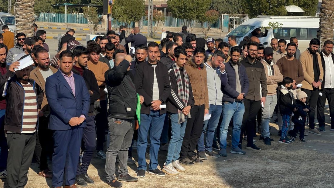 “نتعب والحصاد لموظفي التعداد”.. خريجو النجف غاضبون من قرعة التعيينات (صور)