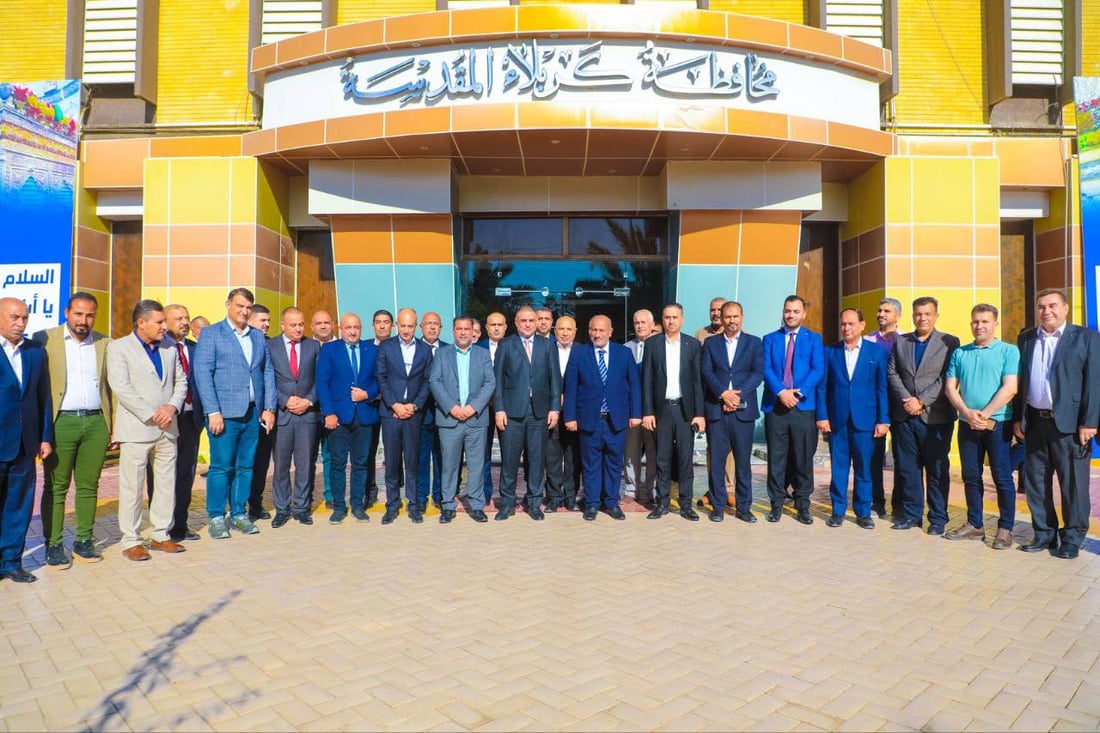 صور: محافظ واسط يلتقي ممثل المرجعية ويتفق مع الزيدي على إنشاء مجمعات سكنية
