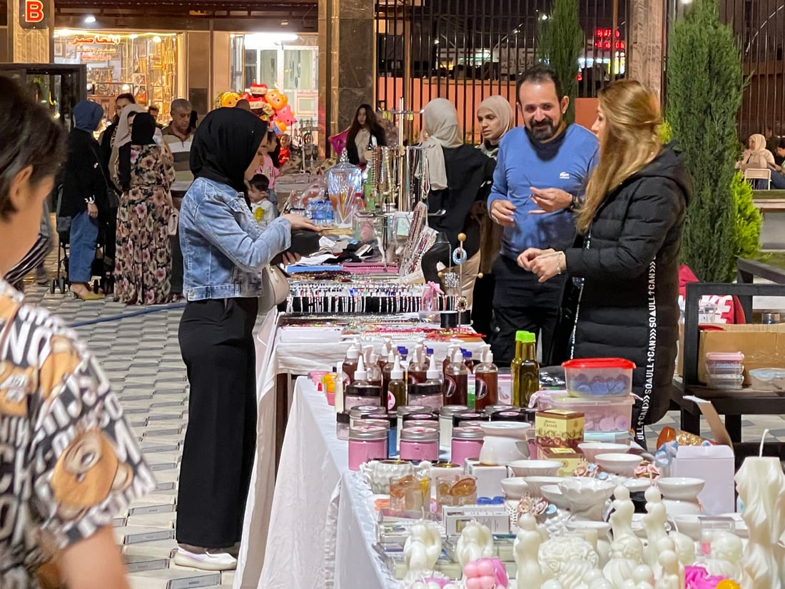 نساء من كركوك تستعرض مهارات إعادة التدوير في معرض “بوليفارد” الليلي (صور)