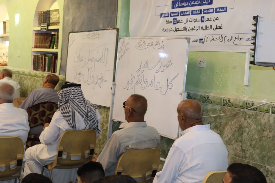 صور من جامع المنتظر في الحرية: كعك وشاي بعد أداء صلاة العيد