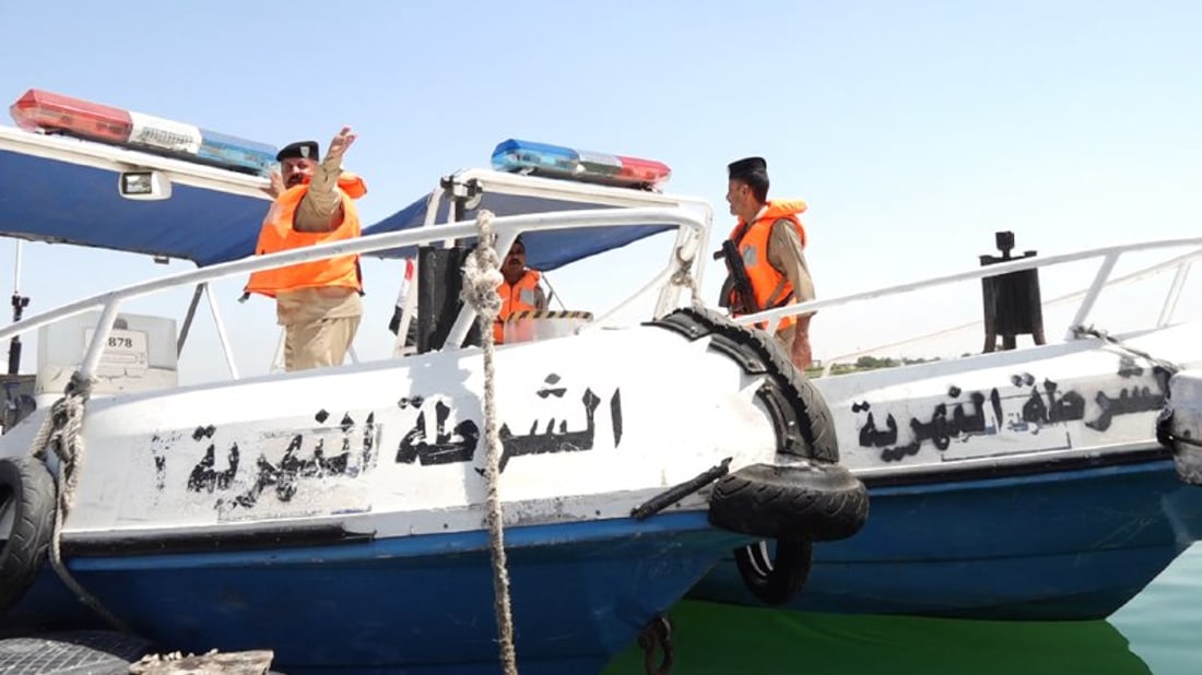 شاهد: 20 زورقاً تجوب شط العرب لمنع السباحة.. إنه نهر عميق وأمواجه عالية