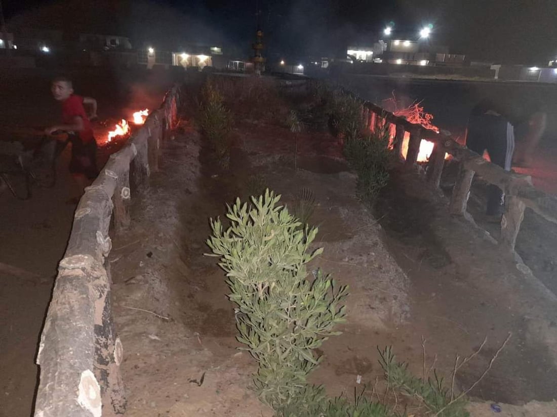صور: شباب حمرين يغسلون شوارع السعدية وينيرون مقبرة النبي إسماعيل استعدادا للعيد