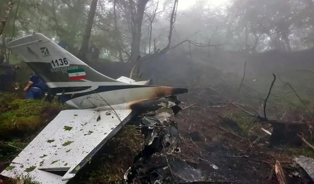 964 ساغکردنەوە بۆ وێنەی ئەو فڕۆکەیە دەکات کە گوایە رەئیسی تیادا بووە