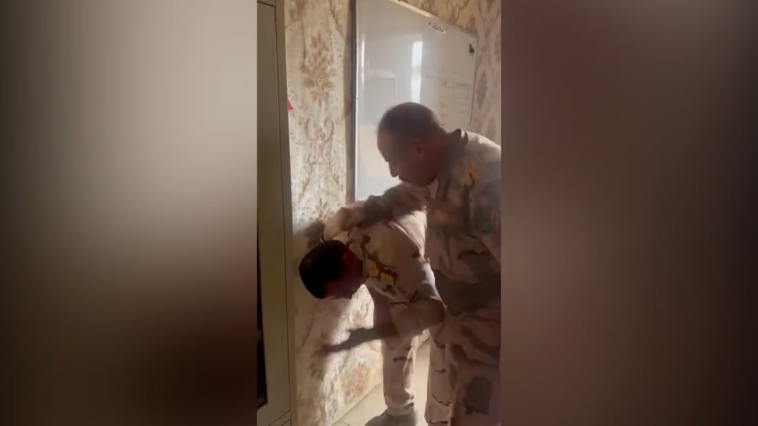 دوو ئه‌فسه‌ر زیندانی ده‌كرێن و دواتر ده‌رده‌كرێن