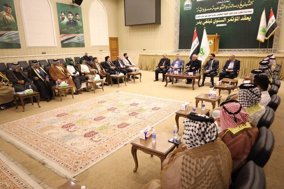 العامري لشيوخ البصرة: العراق حكومة وشعباً وسياسيين مع إيران (صور)