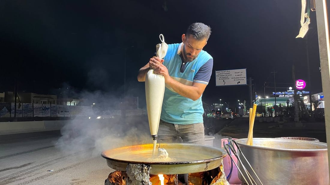 صور: بائع بغدادي “مرتبك” مع لهجات البصرة.. “رهش وعرموط” عند كشك الداطلي والراشي