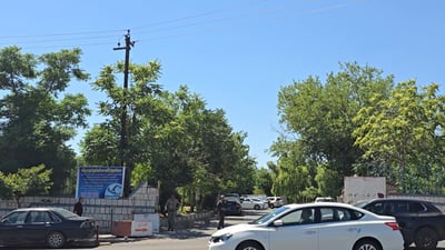 چەند مانگە ستوونەکەی پارکی ئازادیی سلێمانی بێ ئاڵا ماوەتەوە