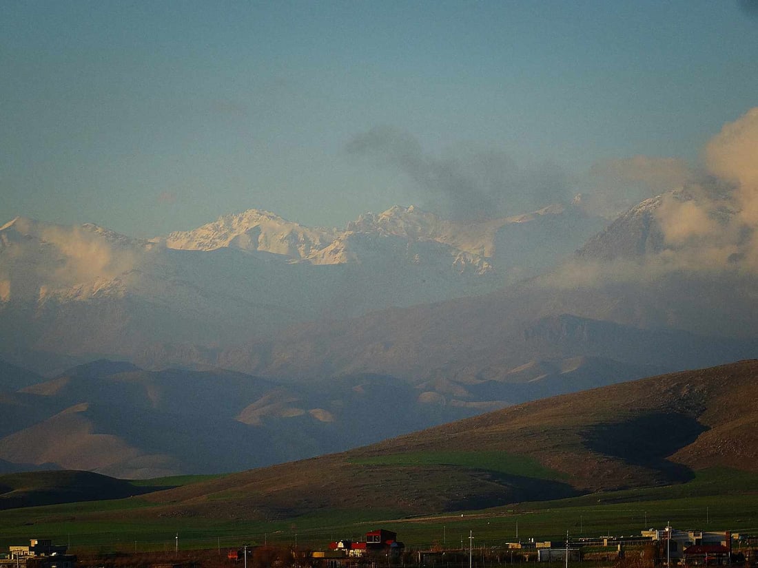 گوندى بێپاڵانى سنورى پشدەر بۆردومان کرا