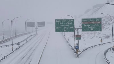 Heavy snowfall blankets Kurdistan Region, shutting roads and prompting travel warnings