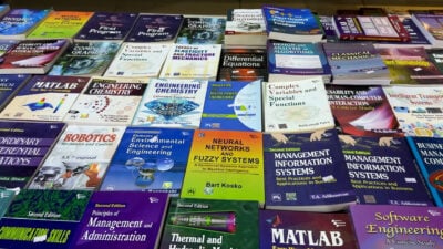 Young readers fuel interest in English books at Iraq book fair