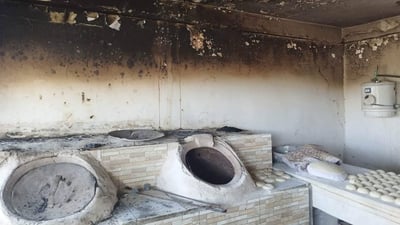 الزبائن ينقذون 3 خبازين بعد انفجار اسطوانة غاز في المقدادية (صور)