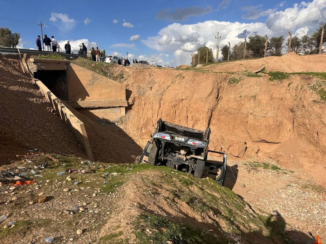 فيديو: مصرع 5 أشخاص من عائلة واحدة بحادث سير بين الدبس والتون كوبري