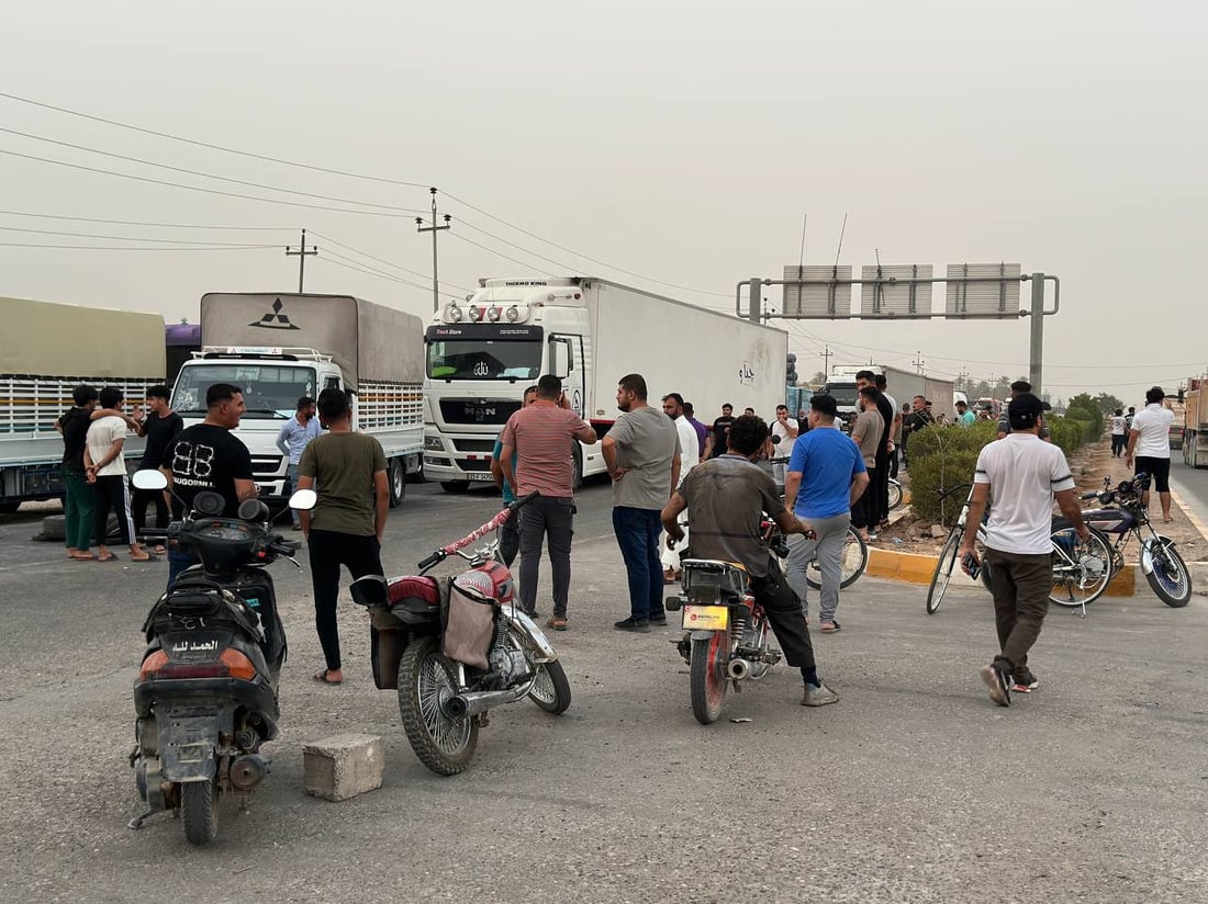 صور: خانقين تغلق الطريق الدولي نحو إيران بسبب سوء الخدمات 