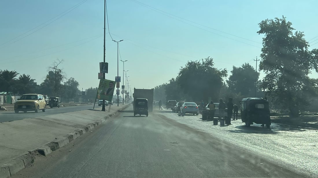 صور من البلديات: متجاوزون يستغلون “الأبّي” لغسل السيارات.. والشرطة من زبائنهم!