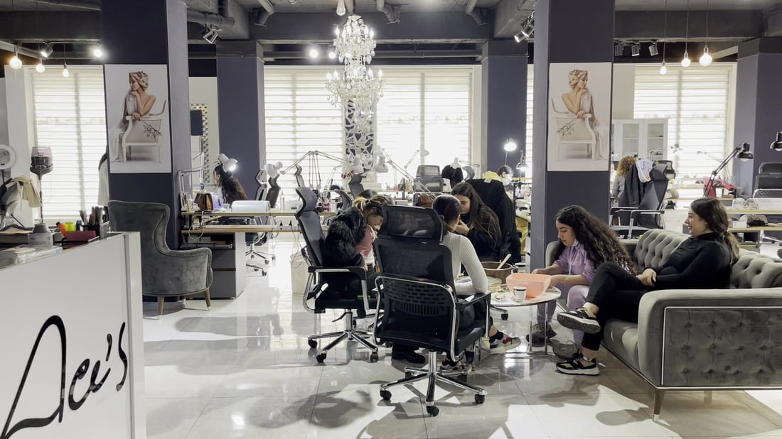 السليمانية: نساء أوكرانيا الأسرع والأعلى أجراً لدى مراكز تزيين الأظافر