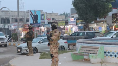 اعتقال عقيد ونقيب داخل مطعم في الديوانية أثناء تسلمهما رشوة