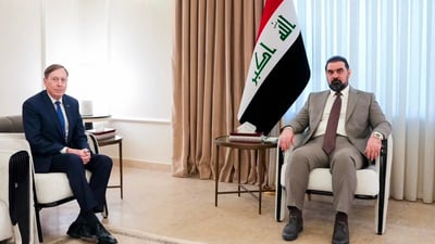 بترايوس يبحث مع الحلبوسي الأوضاع في العراق والتطورات الإقليمية