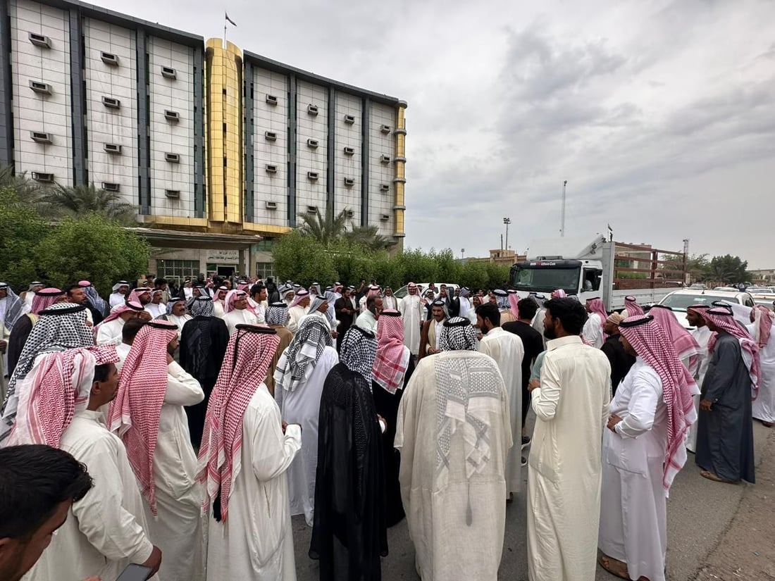 عشرات المزارعين في المثنى يغلقون مصفى النفط: نريد حصتنا من الديزل (صور)