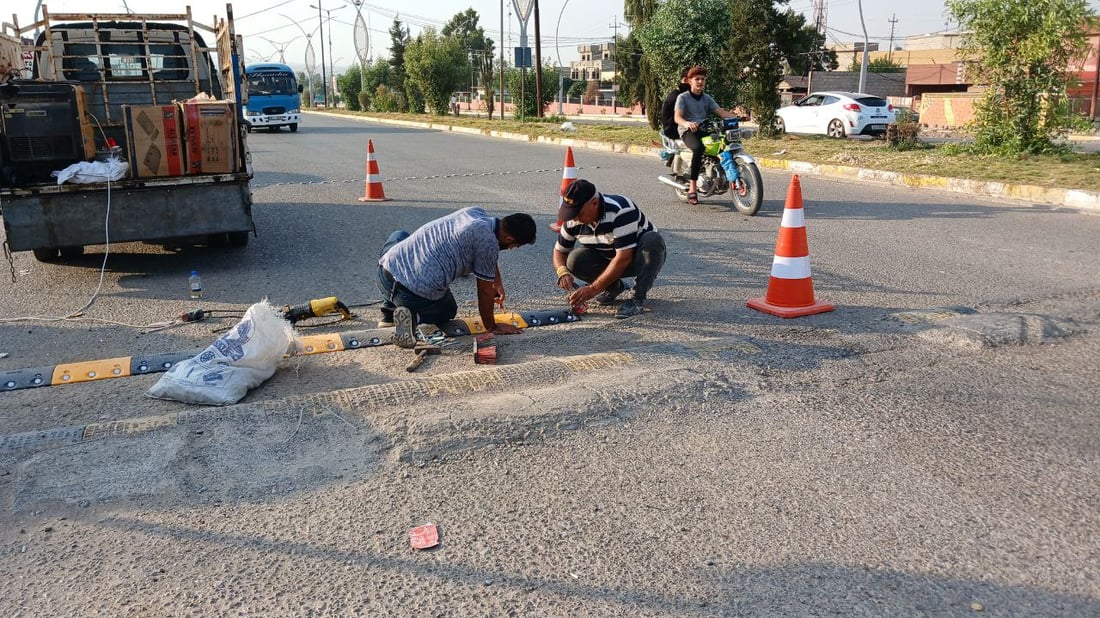 فيديو: آلتون كوبري تجدد شوارعها بالمطبات لمواجهة تهور السواق