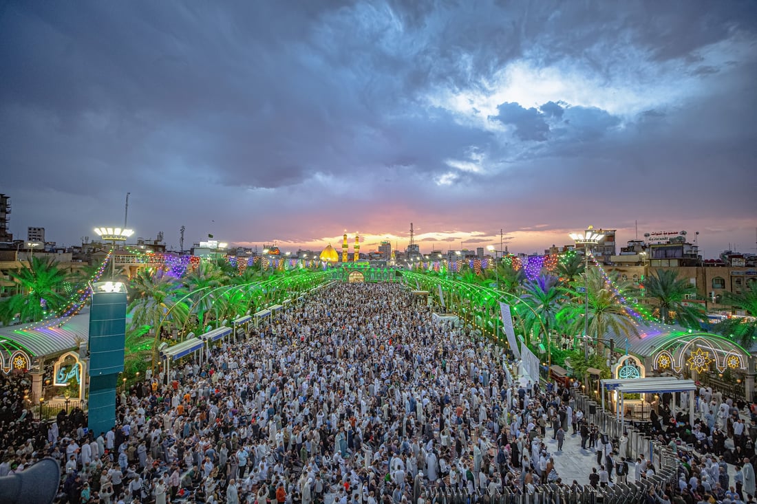 صور من عيد كربلاء.. حشود المصلين امتدت من مرقد الإمام الحسين إلى صحن العباس