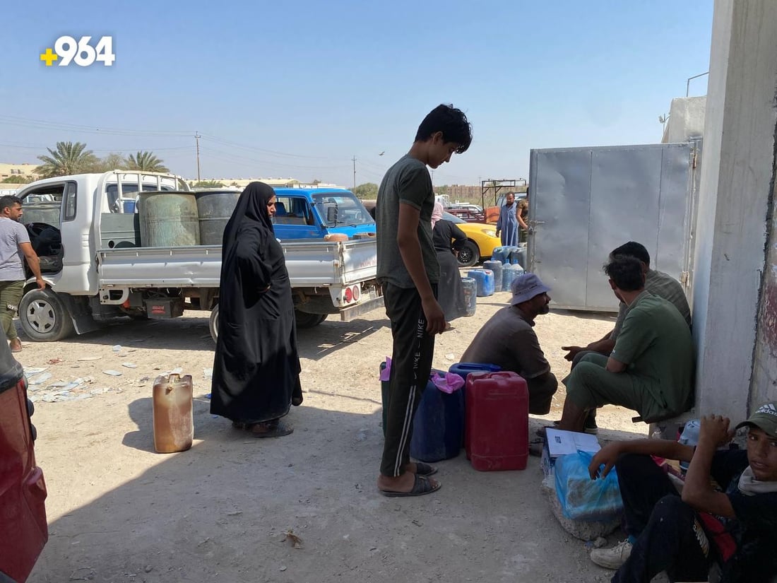 مشاكل الشتاء تبدأ مبكّراً في أبو غريب.. طابور النفط الأبيض يستمر لساعات (فيديو)