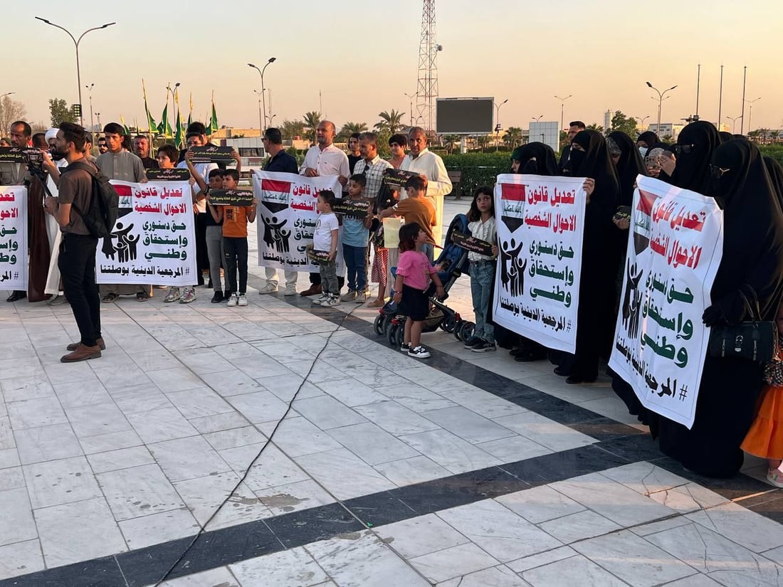 صور: مؤيدو تعديل الأحوال ينزلون بجمهورهم في البصرة.. سنمرره مثل “الغدير”