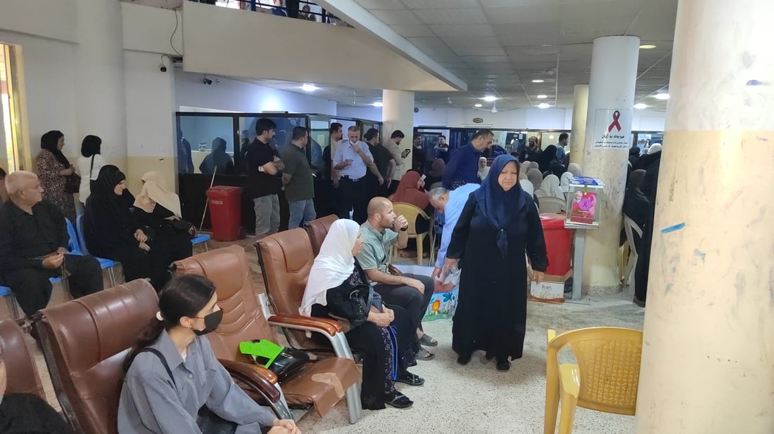 ازدحام في مصارف كردستان مع بدء صرف الوجبة الأولى من رواتب شهر أيار