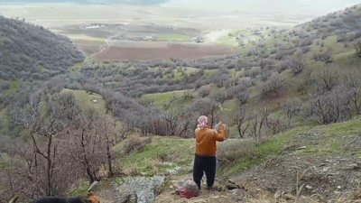 لەسەر ئەرکی خۆی کەو دەکڕێت و لە گوندەکەی ئازادیان دەکات