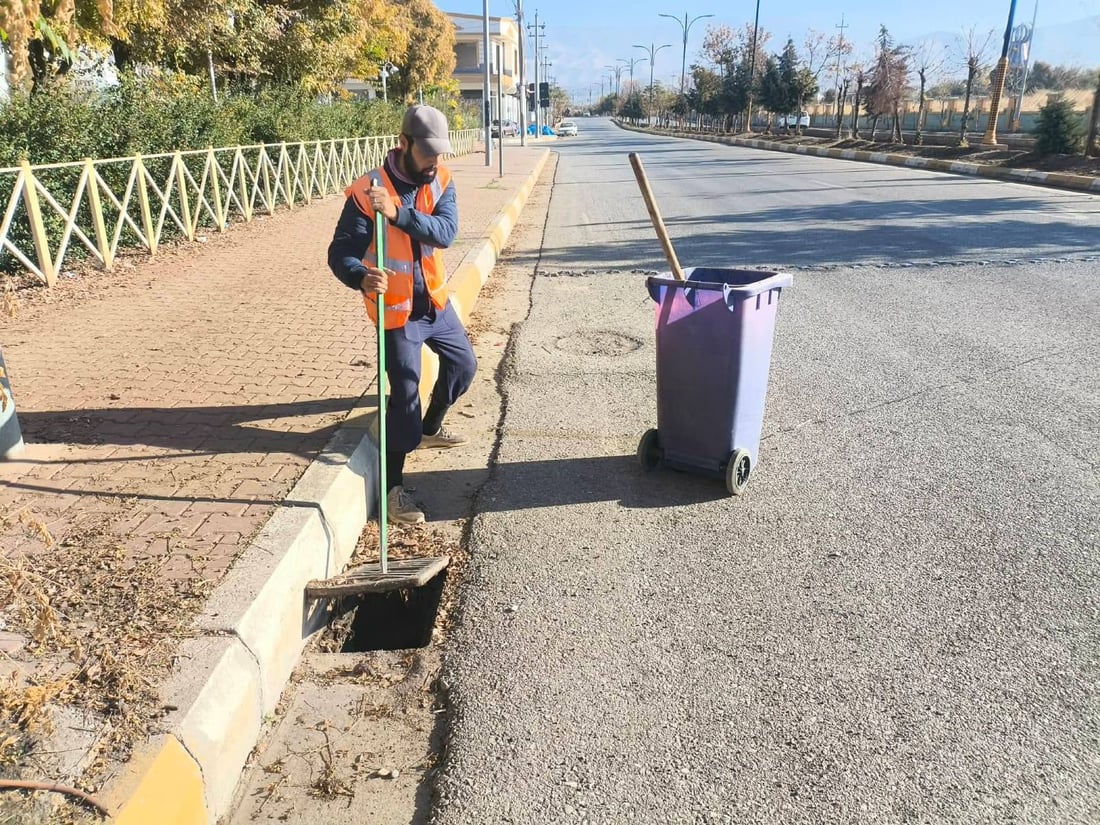 مەنهۆڵ و ئاوەڕۆکانی هەڵەبجە پاککرانەوە