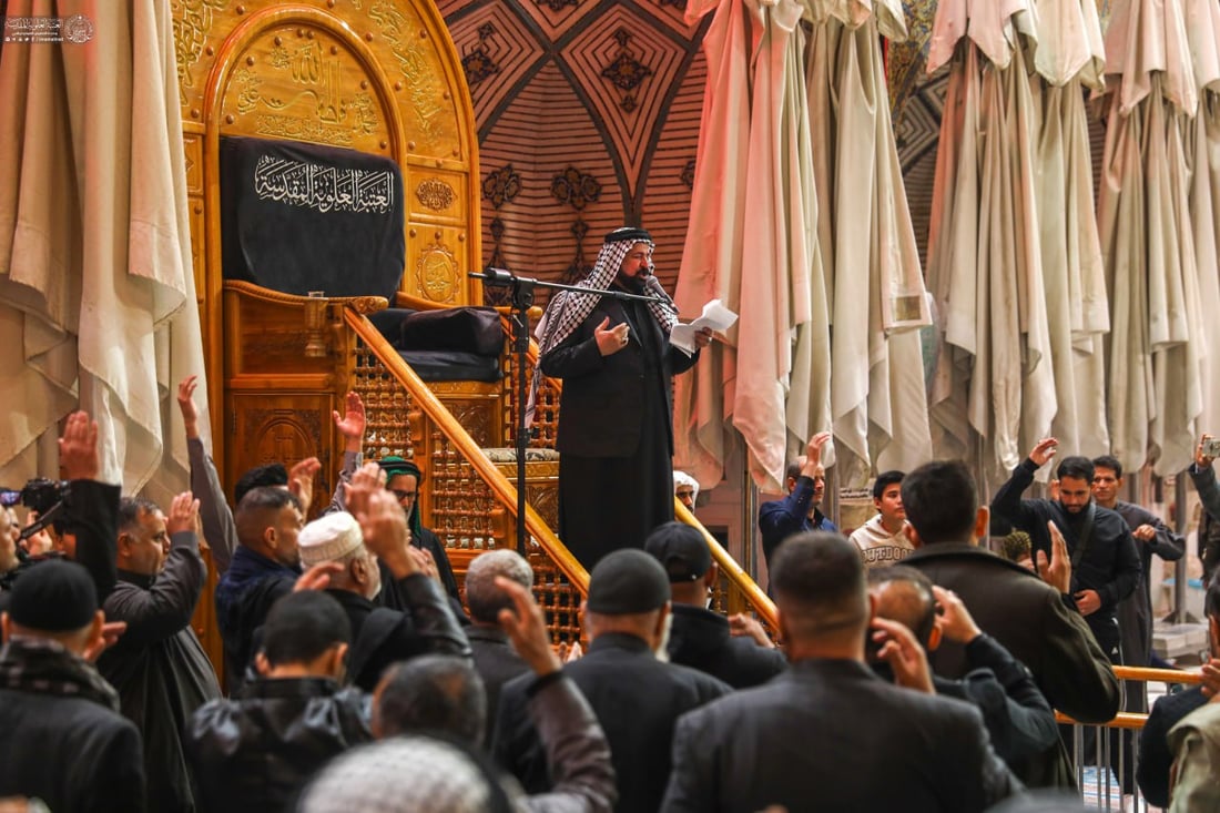 صور: ليلة حزينة في صحن الإمام علي.. حشود الزائرين يحيون ذكرى الزهراء