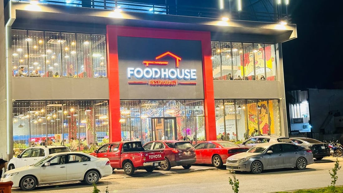 سحور الكوت.. 40 طبقاً عند جعفر الخاصكي في “فود هاوس” بـ 8 آلاف للشخص (صور)