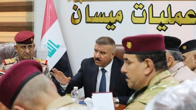 بحضور القادة والآمرين.. الشمري يعقد اجتماعاً في مقر قيادة عمليات ميسان