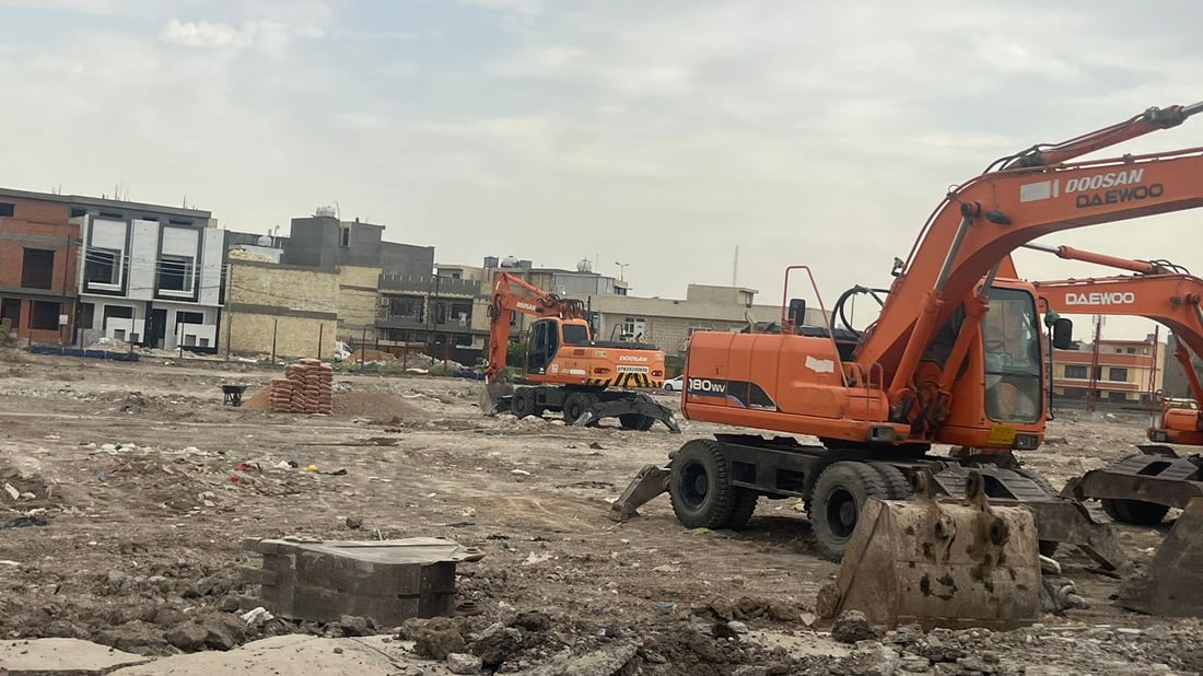 عمارات “السويسري” ستشرف على “عوائلنا” وتحجب الشمس.. الغزالية تهدد بمظاهرة (صور)