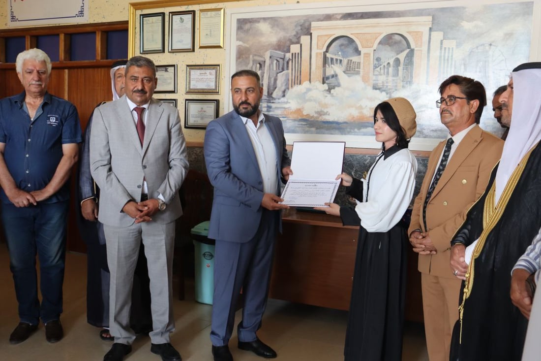 ناريمان العبيدي من حديثة.. عمرها 18 عاماً لكن الجميع وقف يتأمل أعمالها (صور)