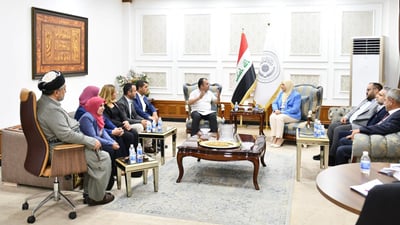 وفد من معلمي السليمانية في مكتب طيف سامي وعتاب حول أزمة الرواتب