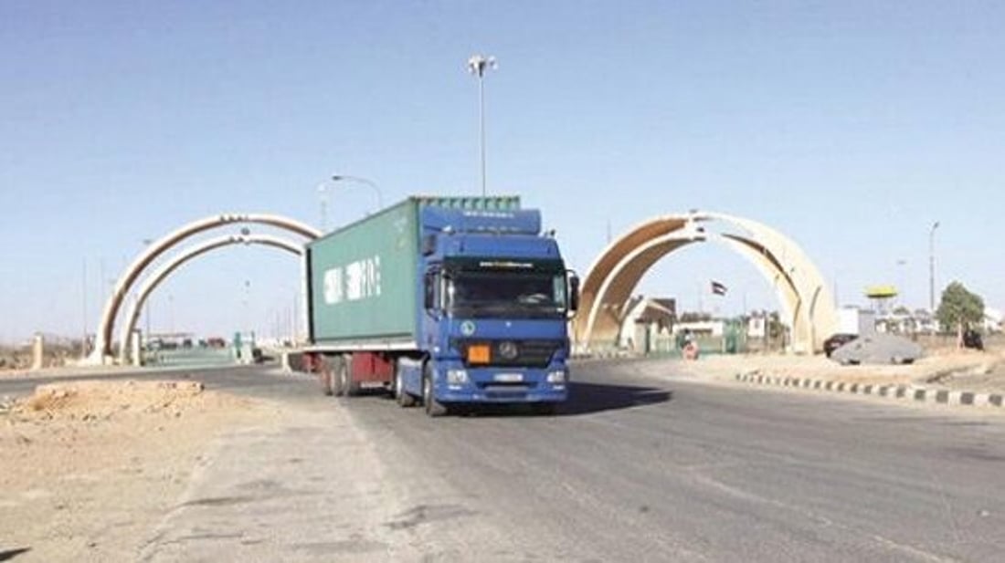 دخول أول شاحنة سورية إلى العراق بعد فتح منفذ القائم الحدودي