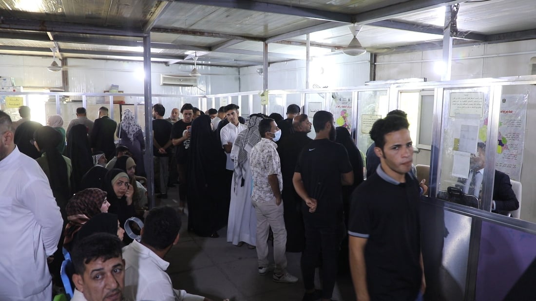 صور: إغلاق دائرة حكومية في الناصرية تحتوي “سندويش بنل”