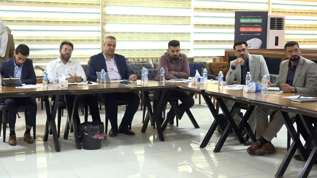 لماذا لا تمنحون الموظف إجازة إجبارية؟ حوار بين المفوضية والمرشحين في واسط (صور)